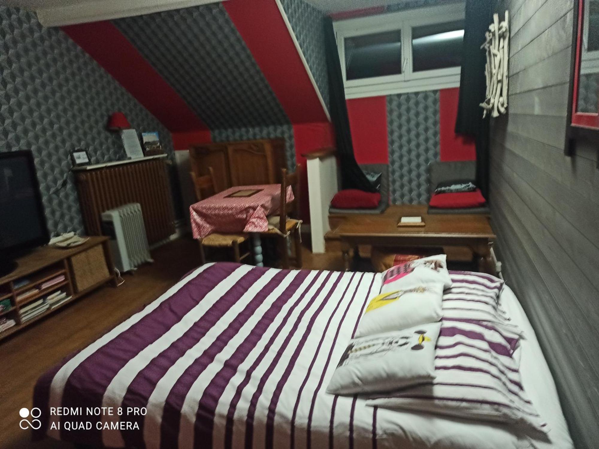 PETIT APPARTEMENT 30M2, 3 à 4 personnes Neuilly  Chambre photo
